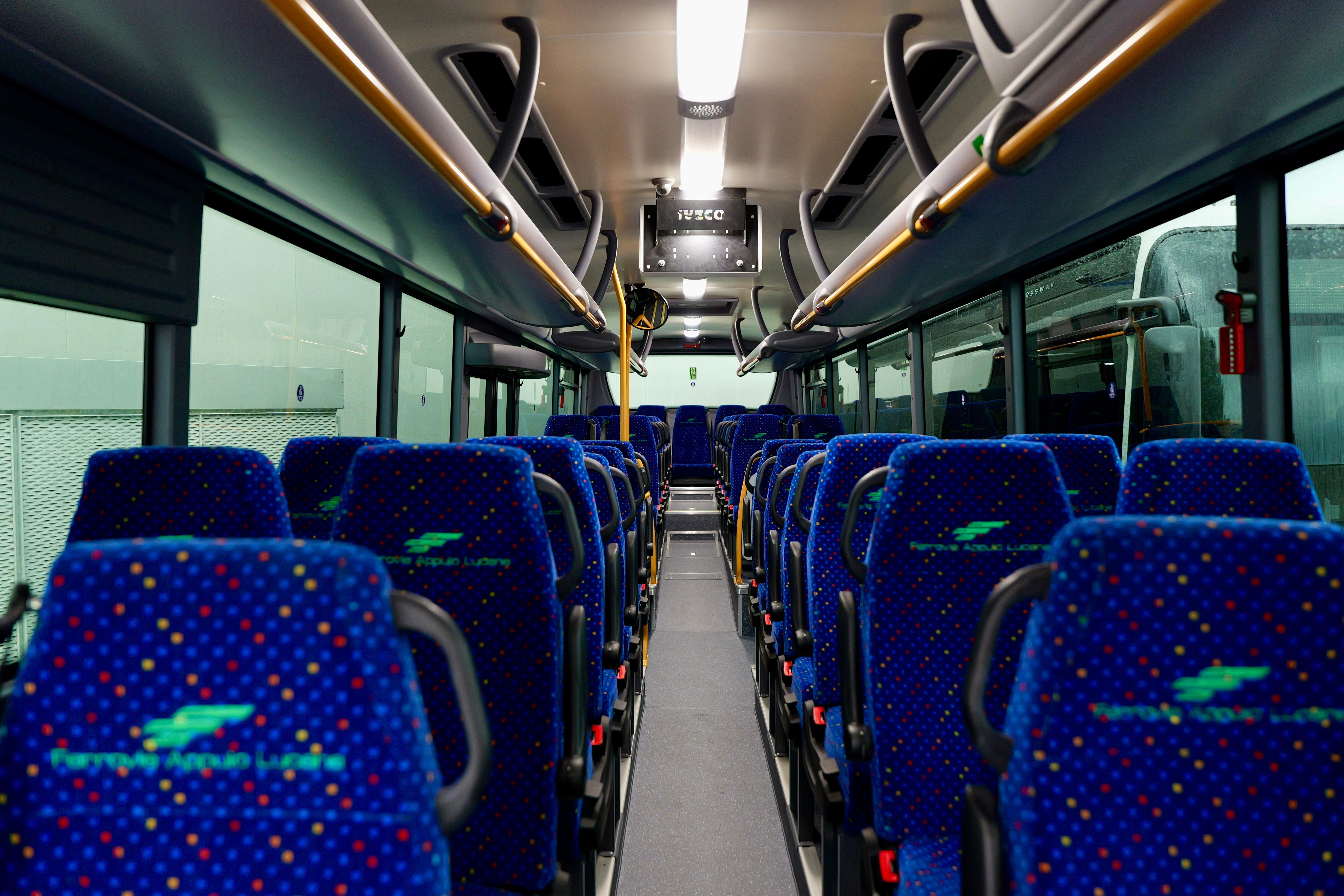 Galleria Trasporti, inaugurati 15 nuovi autobus FAL: l’azienda ha completato il rinnovo del parco mezzi pugliese, tra i più giovani d’Italia - Diapositiva 2 di 13