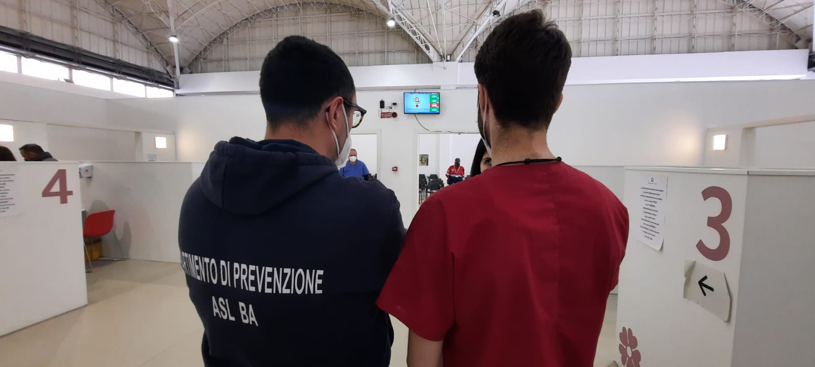 Galleria Report settimanale vaccini anticovid 04 marzo 2022 - Diapositiva 5 di 11