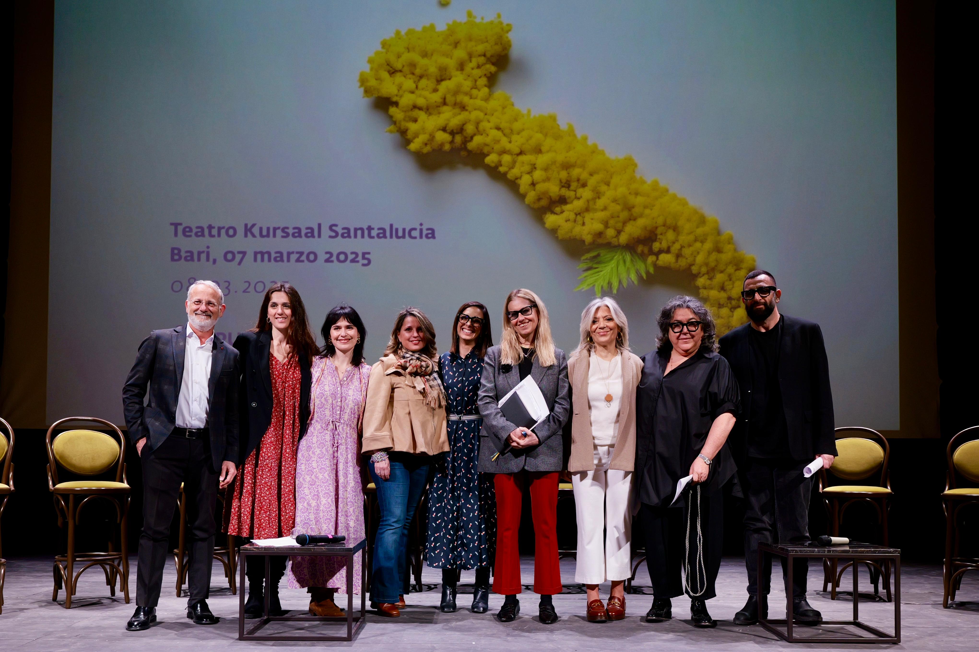 Galleria Giornata internazionale della Donna, presentate al teatro Kursaal Santalucia le iniziative della Regione Puglia per l'empowerment femminile - Diapositiva 3 di 15