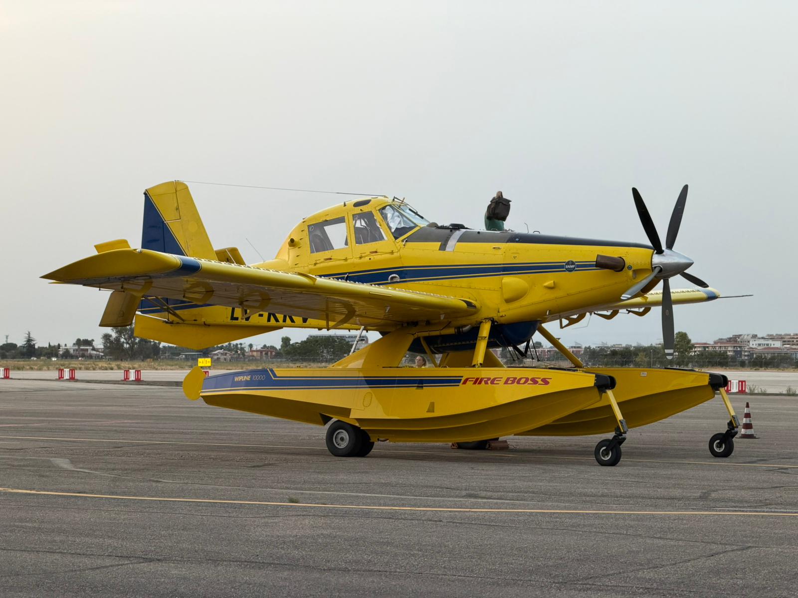 Galleria Protezione civile, atterrati a Foggia i Fire Boss della Protezione civile nazionale - Diapositiva 1 di 7