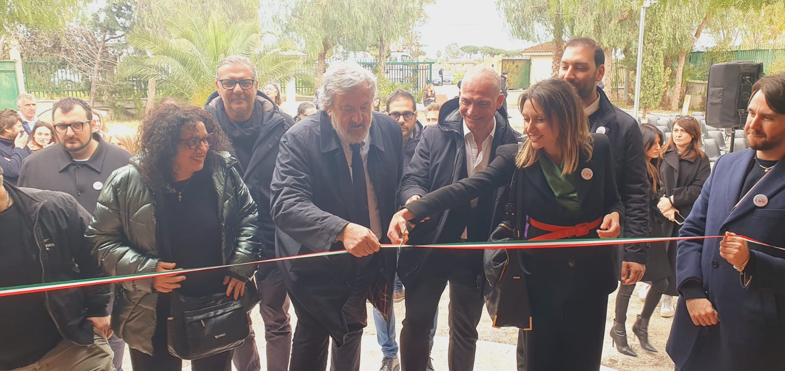 Galleria Emiliano a Manfredonia per l’inaugurazione di Villa Rossana, bene confiscato alla criminalità: “Restituiamo alla società ricchezza, coesione sociale e solidarietà” - Diapositiva 10 di 11
