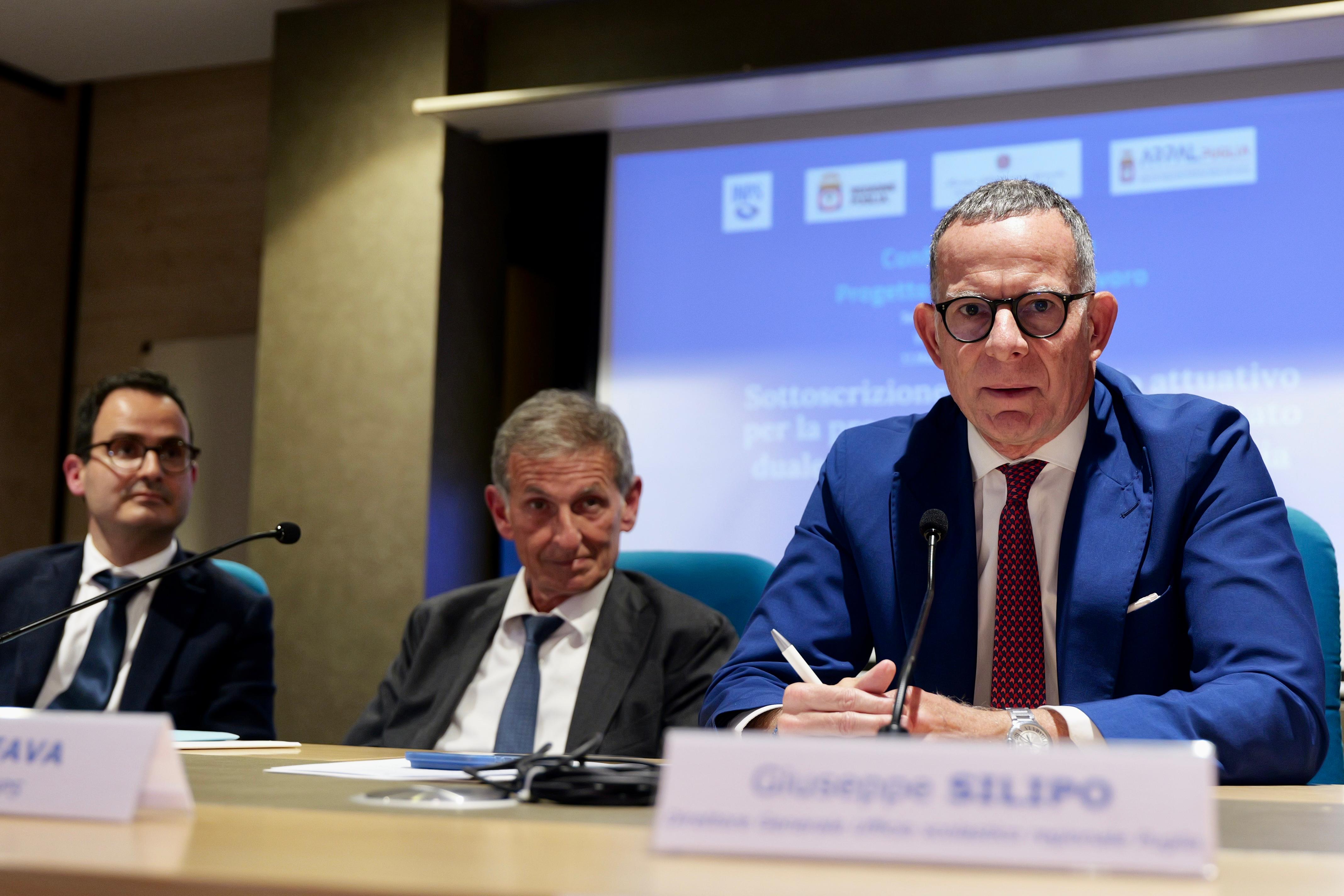 Galleria Apprendistato duale, dal prossimo anno scolastico la prima sperimentazione negli istituti tecnici e professionali della Puglia - Diapositiva 3 di 11