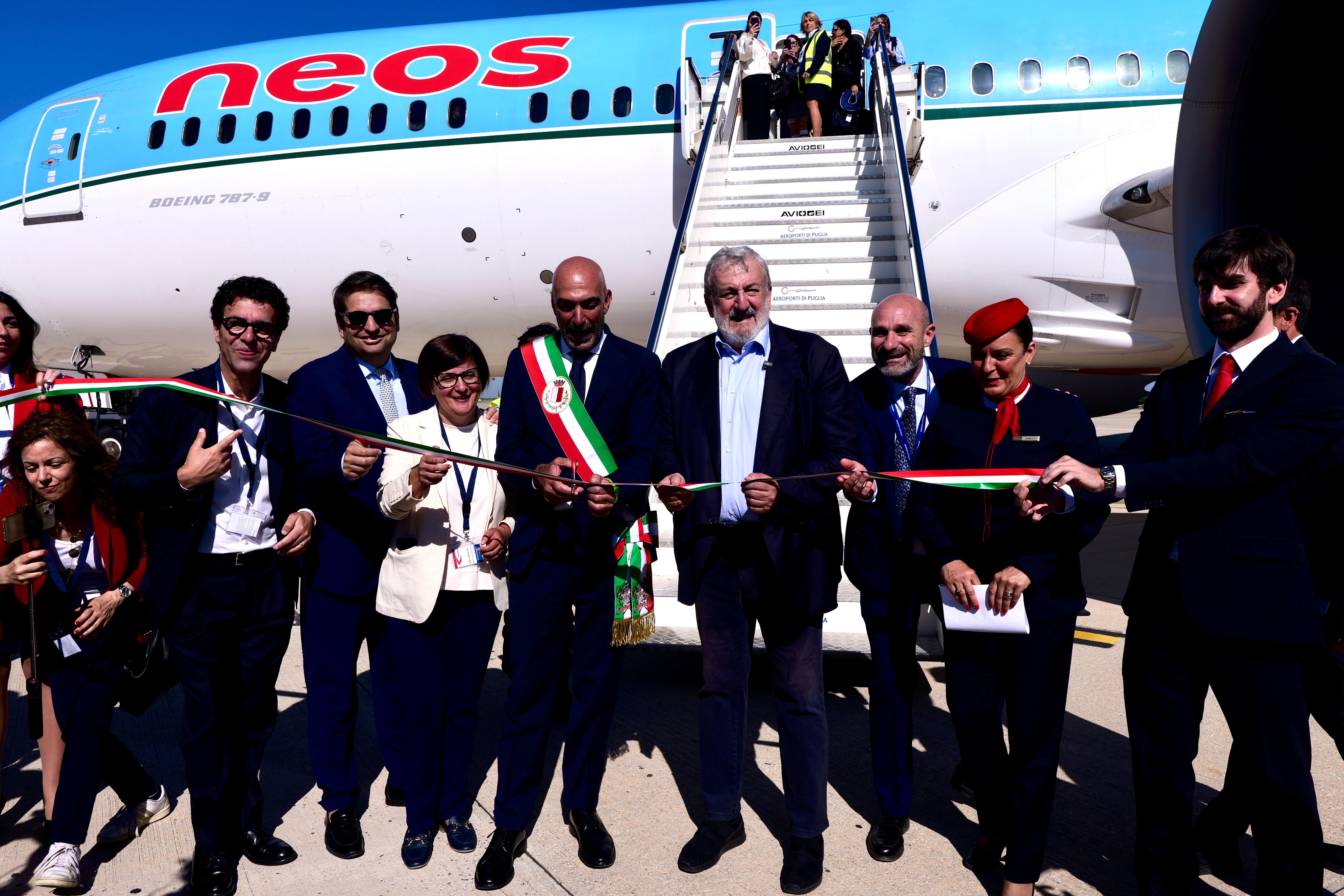 Galleria AEROPORTI DI PUGLIA E NEOS: AL VIA IL VOLO DIRETTO SULLA TRATTA BARI - NEW YORK - Diapositiva 5 di 7