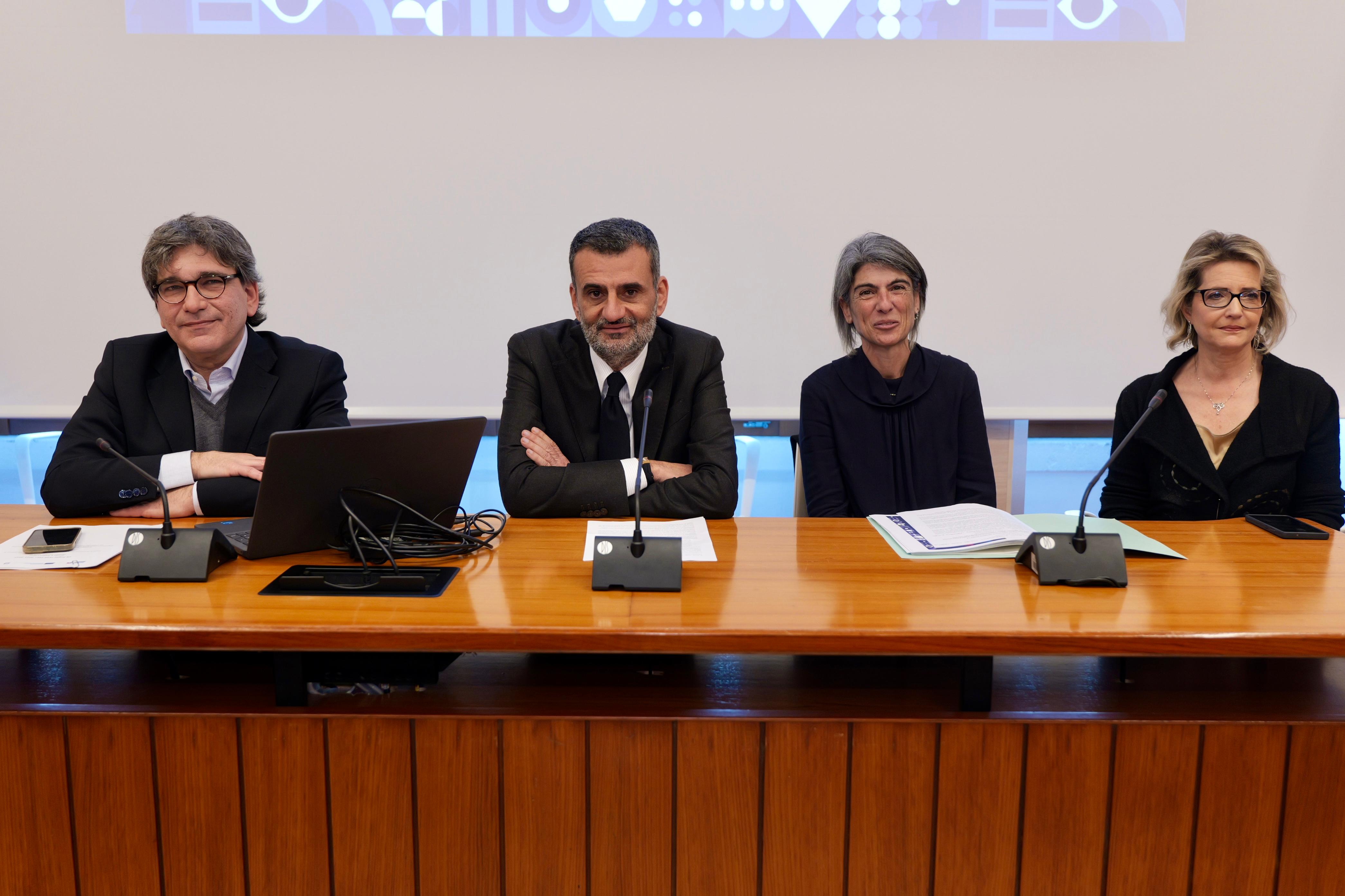 Galleria Al via la seconda edizione dei Cantieri Innovativi di Antimafia sociale. Decaro: “Seminiamo anticorpi di legalità per proteggere il futuro dei giovani pugliesi”. Miglietta: “Cultura migliore strumento per sradicare le mafie” - Diapositiva 1 di 8