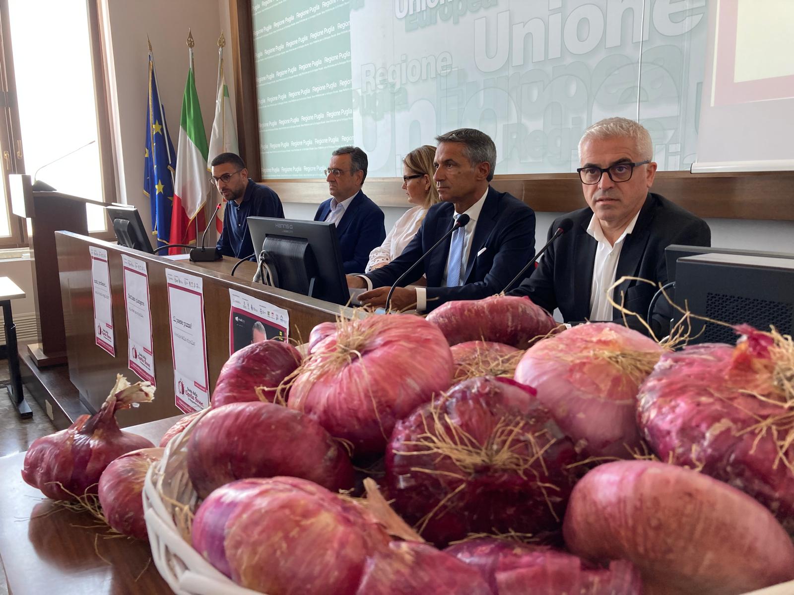 Galleria Festa della Cipolla Rossa di Acquaviva delle Fonti: presentata l’edizione 2025 - Diapositiva 3 di 3