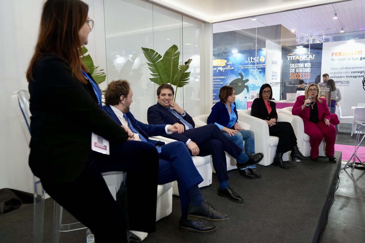 Galleria Barone e Lopane alla presentazione progetto C.os.T.A - Comunità ospitali per il turismo accessibile - Diapositiva 8 di 9