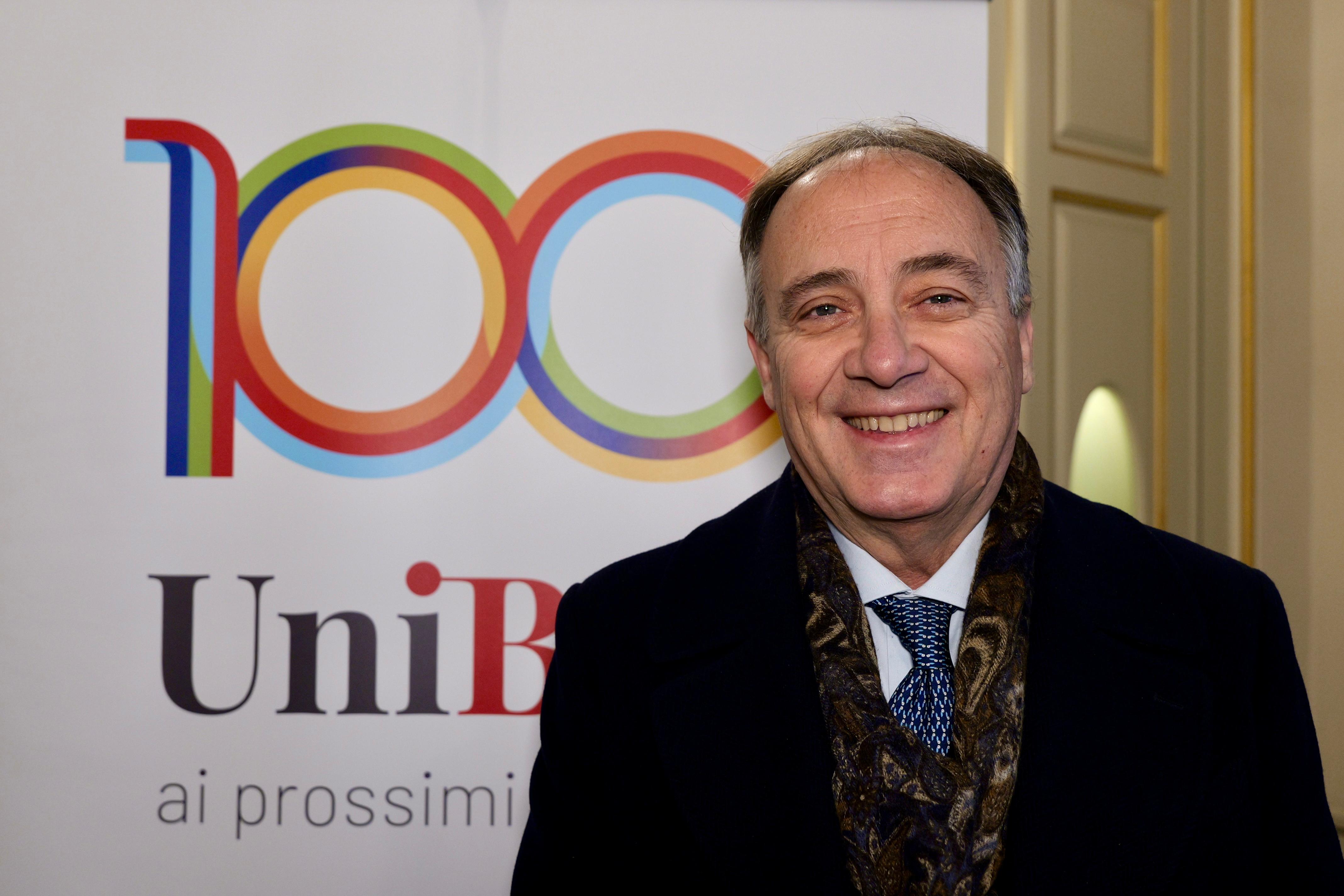 Galleria I CENTO ANNI DELL’UNIVERSITA’&nbsp; DI BARI: &nbsp;DICHIARAZIONE DEL PRESIDENTE EMILIANO E DEGLI ASSESSORI LEO, MATRANGOLA E CILIENTO - Diapositiva 3 di 3