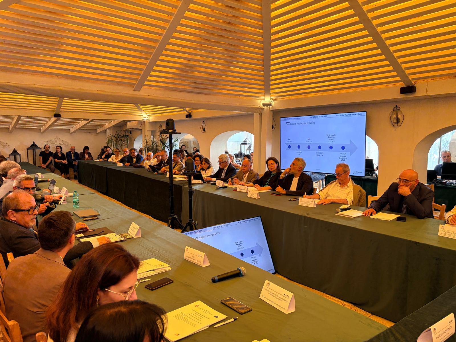 Galleria Sviluppo rurale, conclusi i Comitati di Sorveglianza e Monitoraggio: dieci anni di investimenti per la crescita della Puglia rurale e lo sguardo rivolto alla nuova PAC - Diapositiva 2 di 2