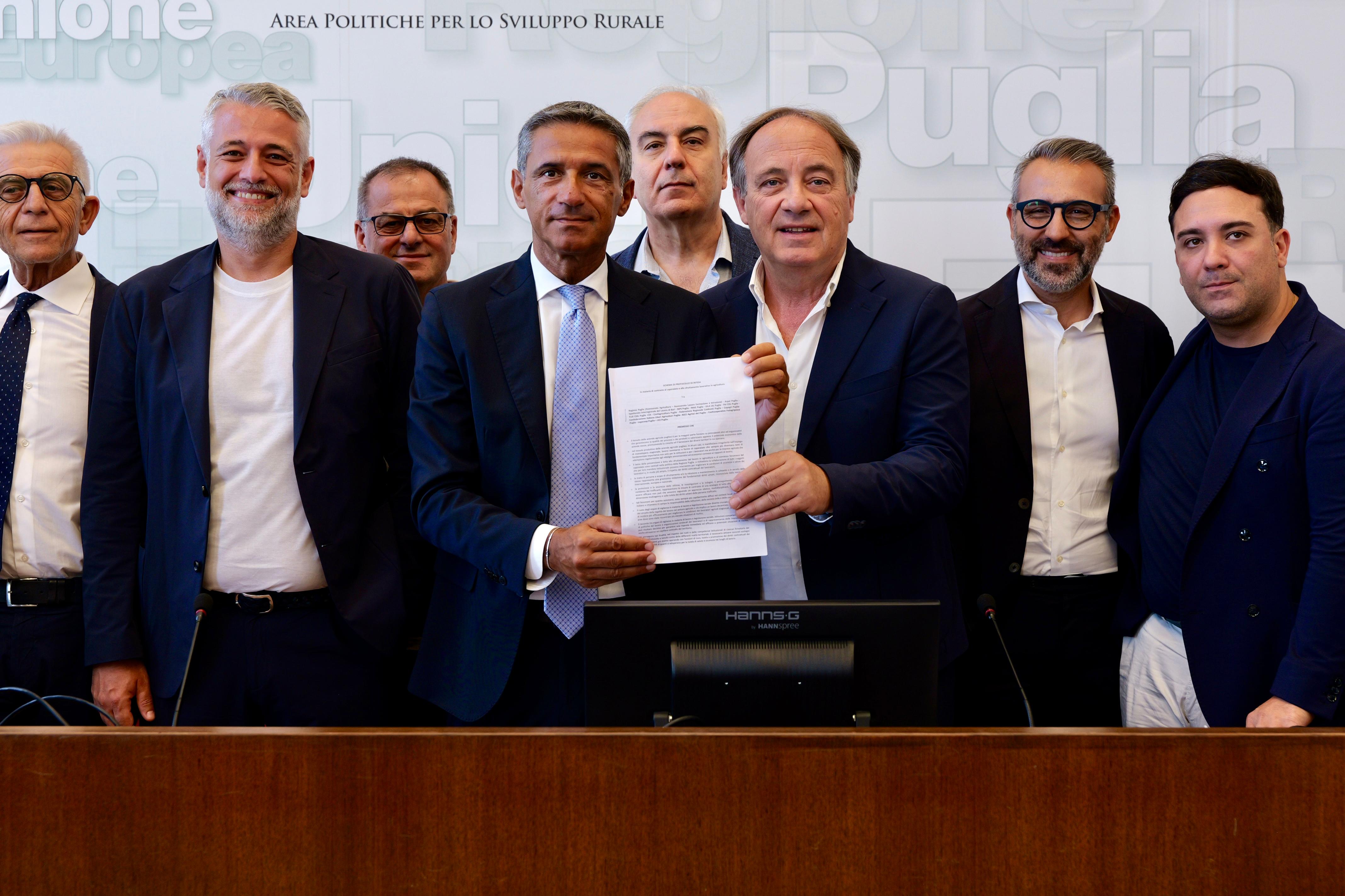 Galleria Contrasto al caporalato e al lavoro irregolare in agricoltura: sottoscritto il protocollo regionale d’intesa - Diapositiva 7 di 7