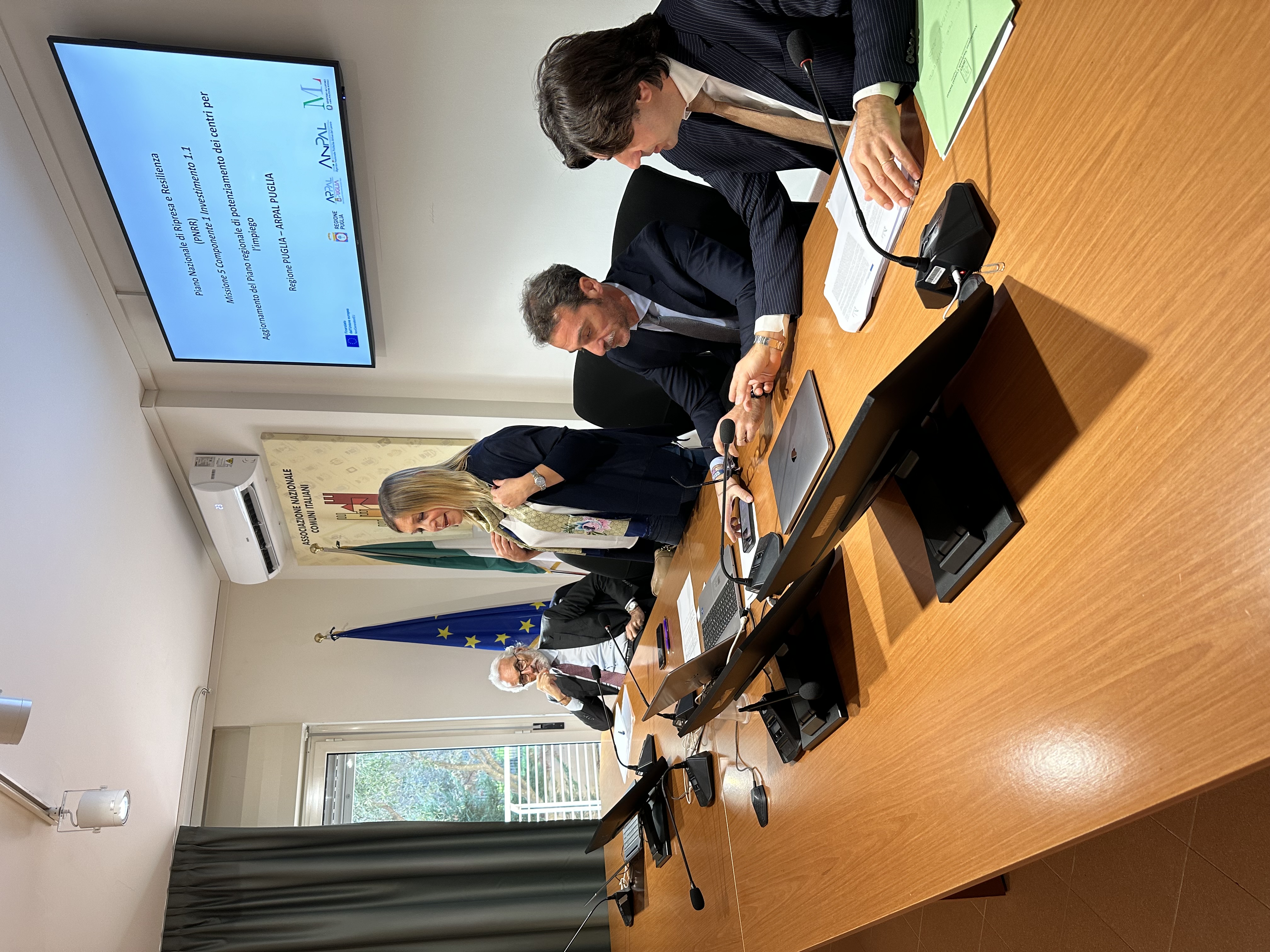 Galleria Regione e Anci Puglia insieme per il potenziamento dei Centri per l’impiego - Diapositiva 1 di 2