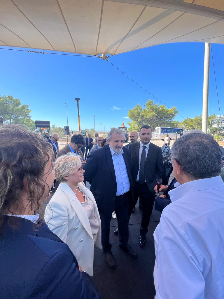 Galleria Emiliano, Delli Noci, Capone alla CNH Industrial di Lecce per i 50 anni di attività: “Lavoro qualificato, Regione pronta a progettare insieme i prossimi 50