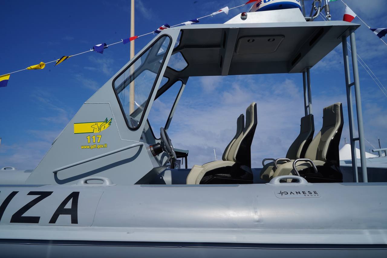 Galleria EMILIANO INAUGURA IL SALONE NAUTICO A BRINDISI: “ORA CONNETTERE LA FORMAZIONE CON GLI INVESTIMENTI” - Diapositiva 10 di 15