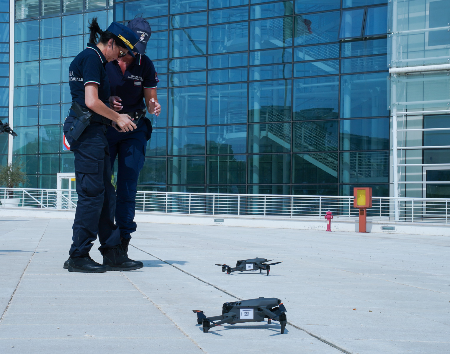 Galleria Lotta all’abbandono dei rifiuti, oggi in Regione la dimostrazione di volo dei droni - Diapositiva 3 di 12