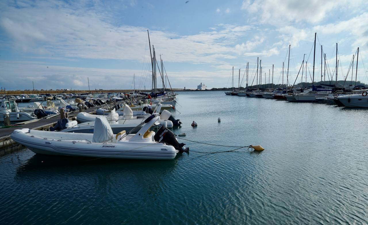 Galleria EMILIANO INAUGURA IL SALONE NAUTICO A BRINDISI: “ORA CONNETTERE LA FORMAZIONE CON GLI INVESTIMENTI” - Diapositiva 14 di 15