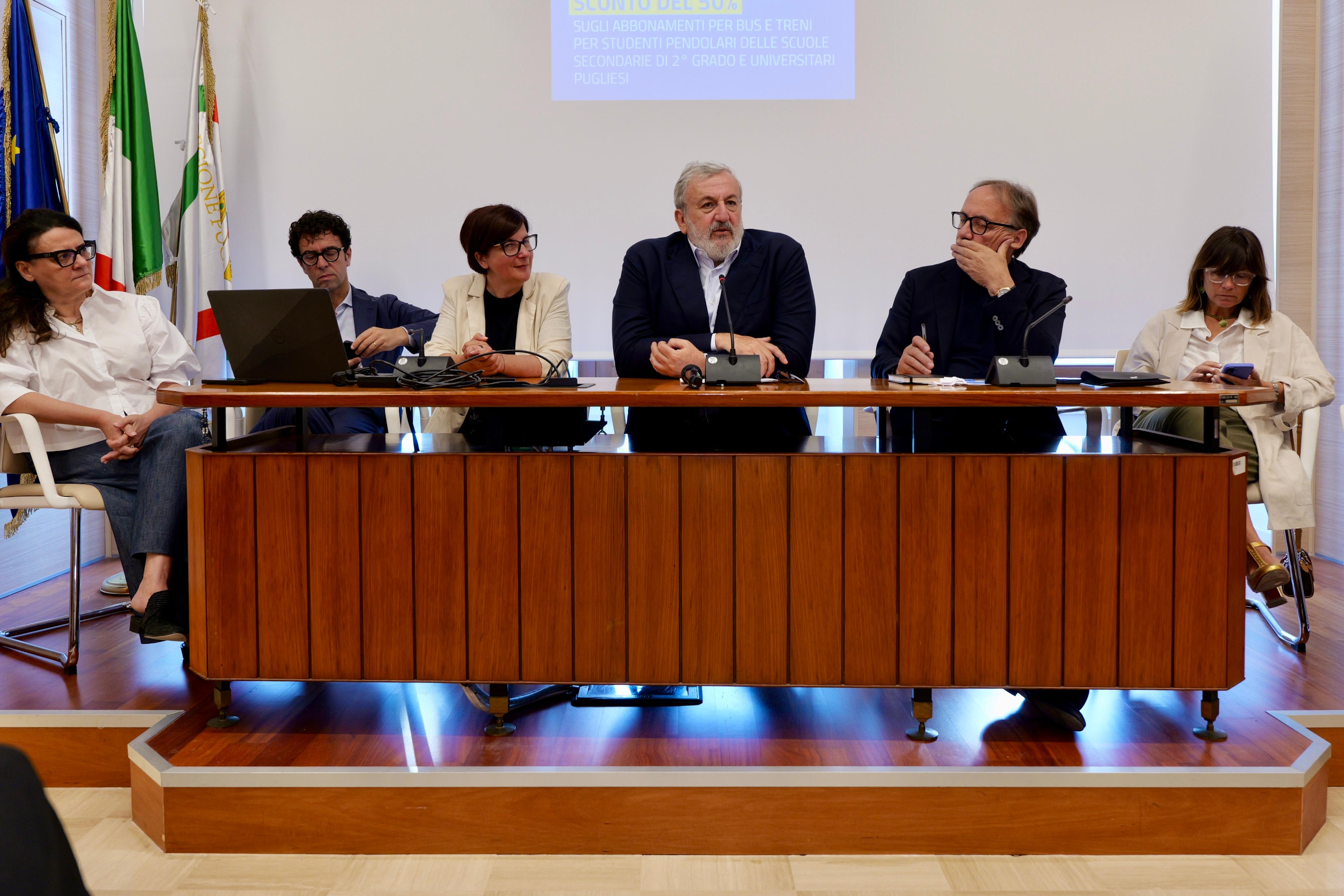 Galleria Diritto alla mobilità e allo studio, sconti del 50% sugli abbonamenti mensili del TPL per gli studenti pendolari per il prossimo anno scolastico e universitario - Diapositiva 3 di 13