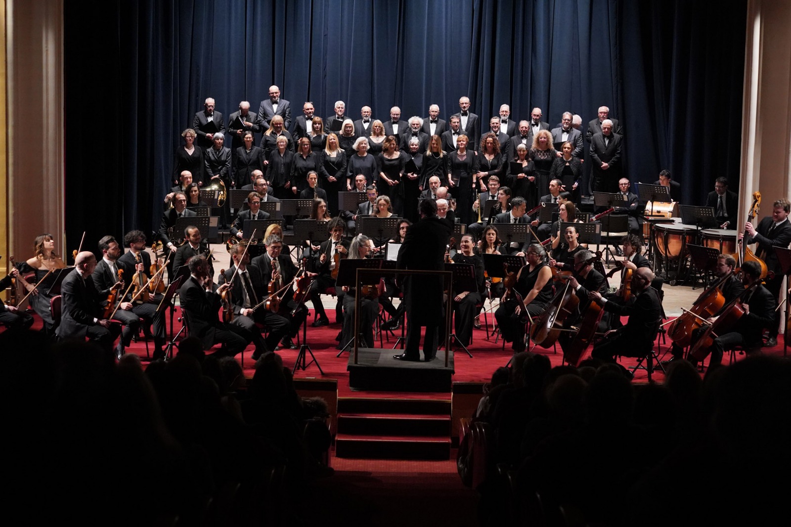 Galleria Polignano a Mare Città della Musica - Omaggio a Domenico Modugno - Grandi Artisti, Bande in Festa - Diapositiva 13 di 13