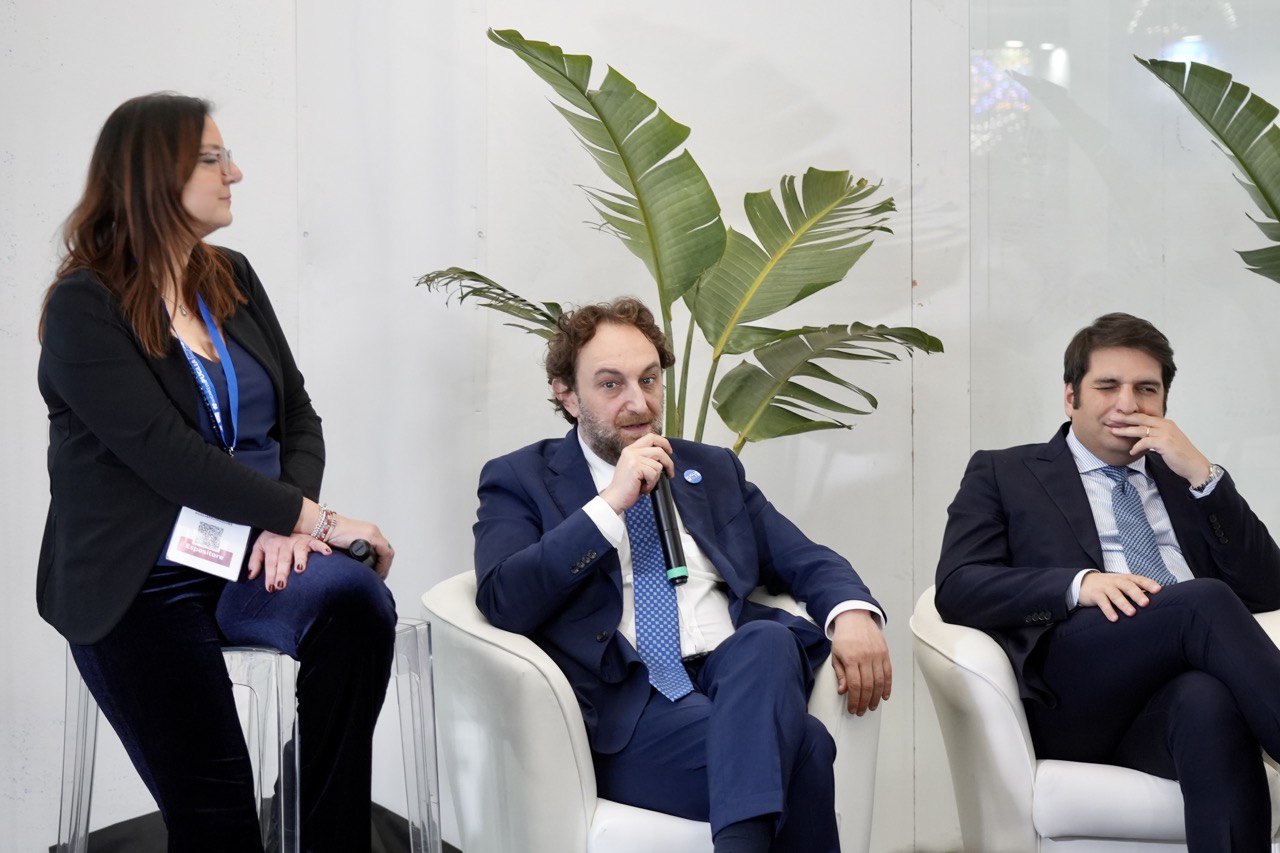 Galleria Barone e Lopane alla presentazione progetto C.os.T.A - Comunità ospitali per il turismo accessibile - Diapositiva 3 di 9