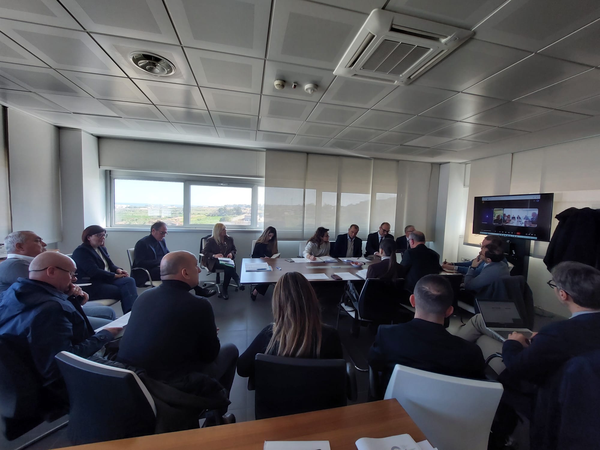 Galleria Economia circolare, l’assessore Ciliento incontra il gruppo di lavoro regionale sul sottoprodotto marmettola: “Da rifiuto della lavorazione del marmo a sottoprodotto per incentivare diverse filiere locali” - Diapositiva 1 di 3