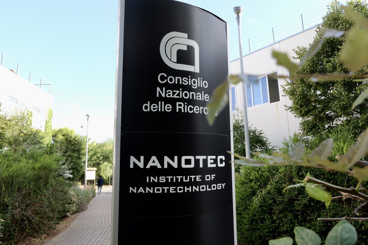 Galleria Emiliano e Delli Noci al Nanotec di Lecce per i 100 anni del CNR: “Dalle nanotecnologie alla nuova Facoltà di Medicina, quello che è successo qui, con l'aiuto della Regione, merita grande attenzione