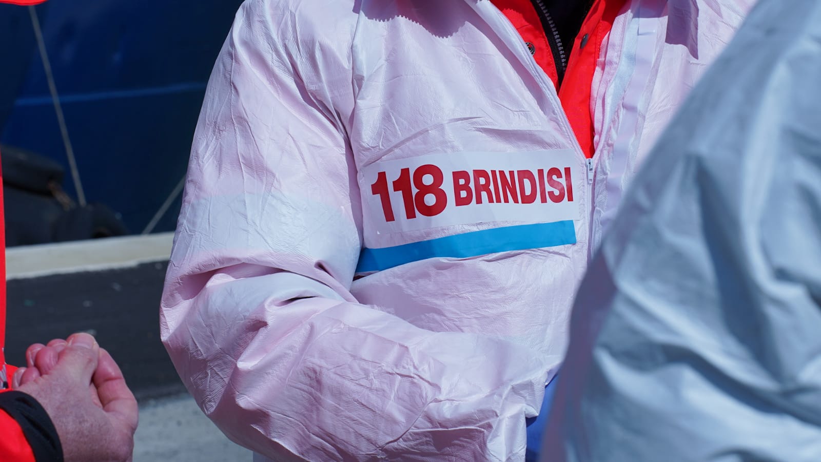 Galleria Emiliano a Brindisi per accogliere la nave di Medici Senza Frontiere con 339 persone salvate al largo di Malta - Diapositiva 13 di 34