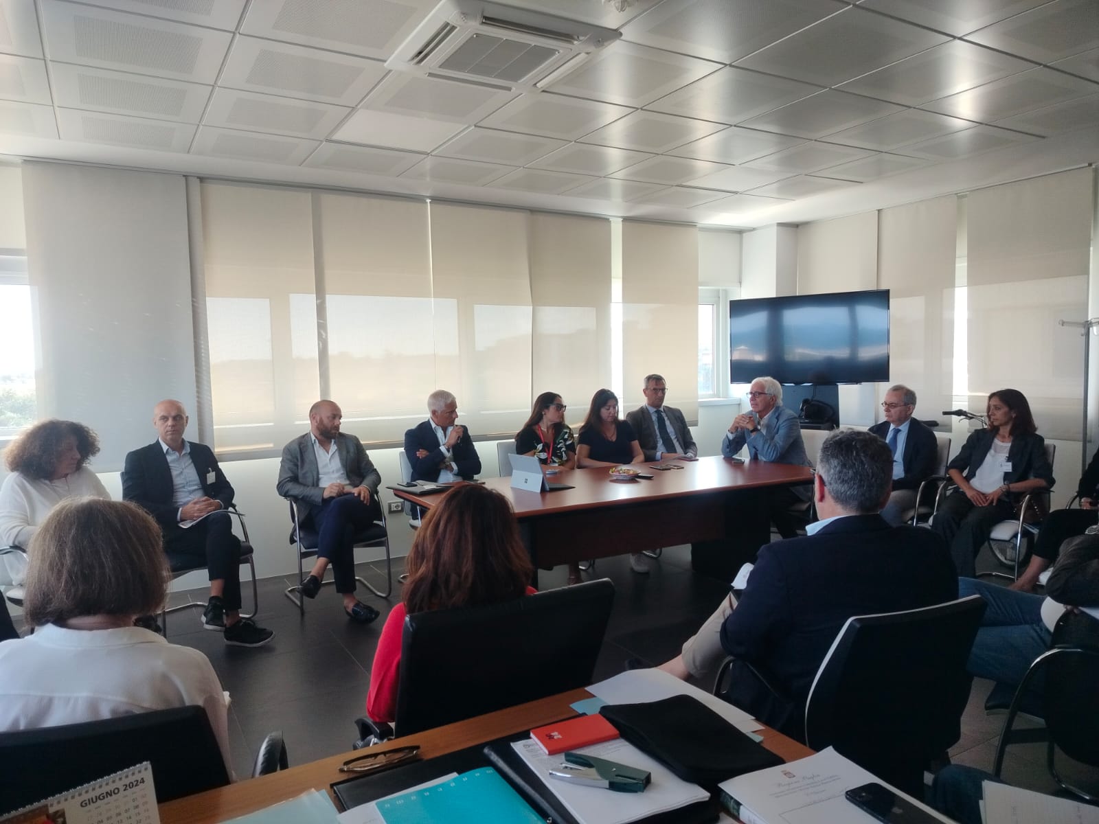 Galleria Trasporti, oggi incontro tra l’assessore Ciliento, i gestori dei servizi TPL e delle infrastrutture viarie, Protezione civile e 118 - Diapositiva 1 di 3