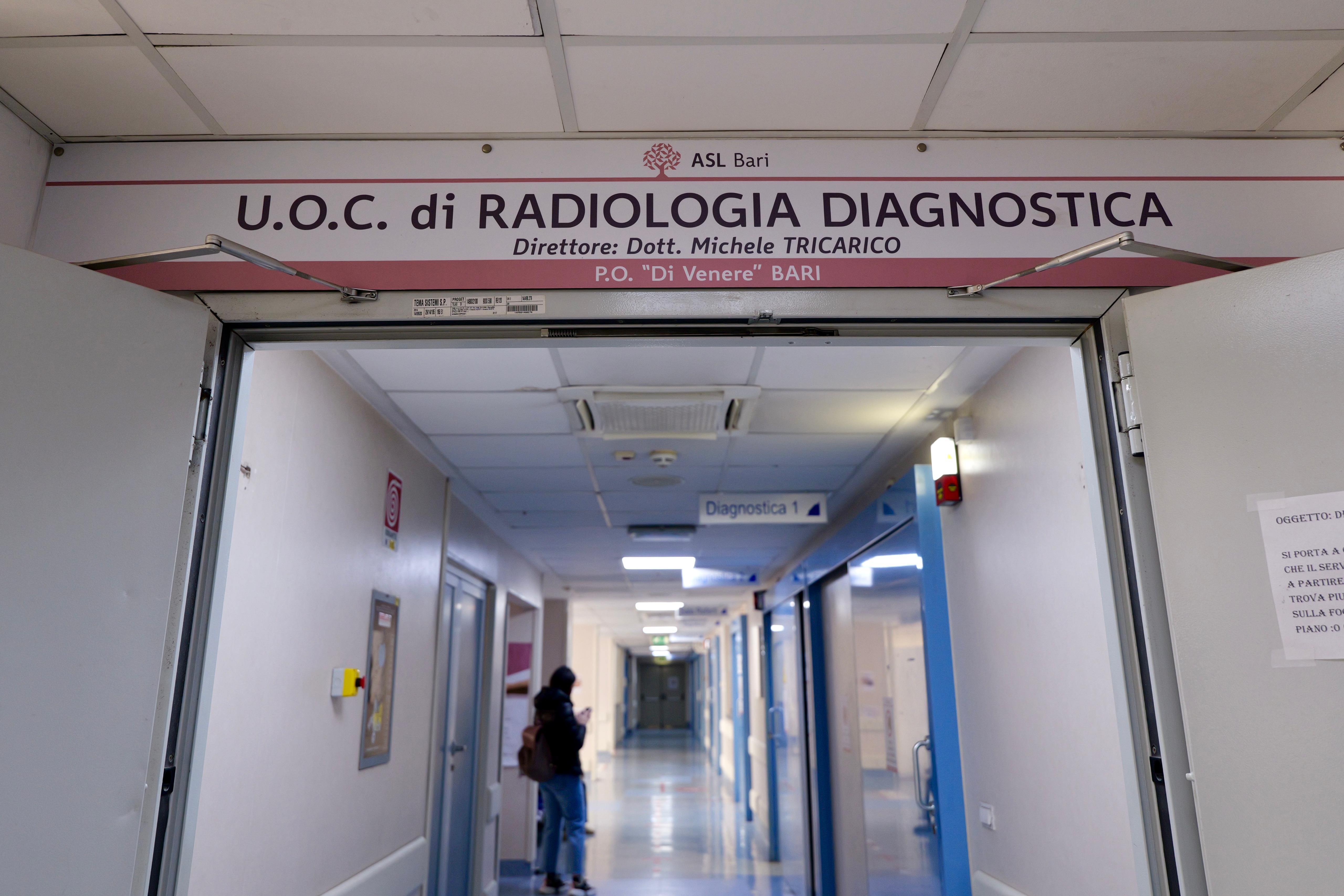 Galleria Ospedale Di Venere, attivate risonanza magnetica e nuova piastra ambulatoriale di Otorinolaringoiatria - Diapositiva 1 di 17