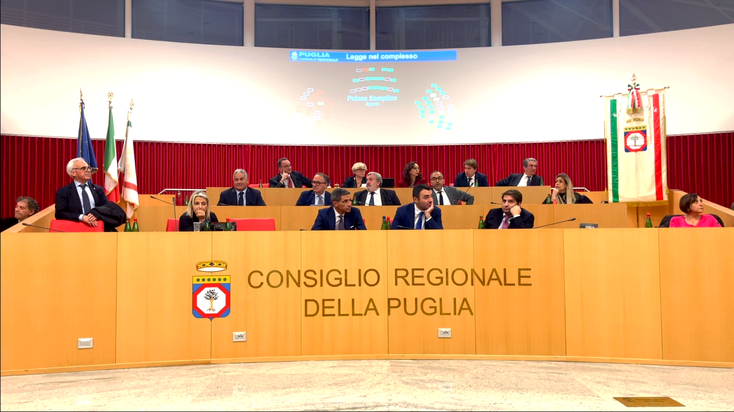 Galleria Emiliano e Piemontese sull’approvazione del bilancio 2023 in Consiglio regionale - Diapositiva 4 di 4