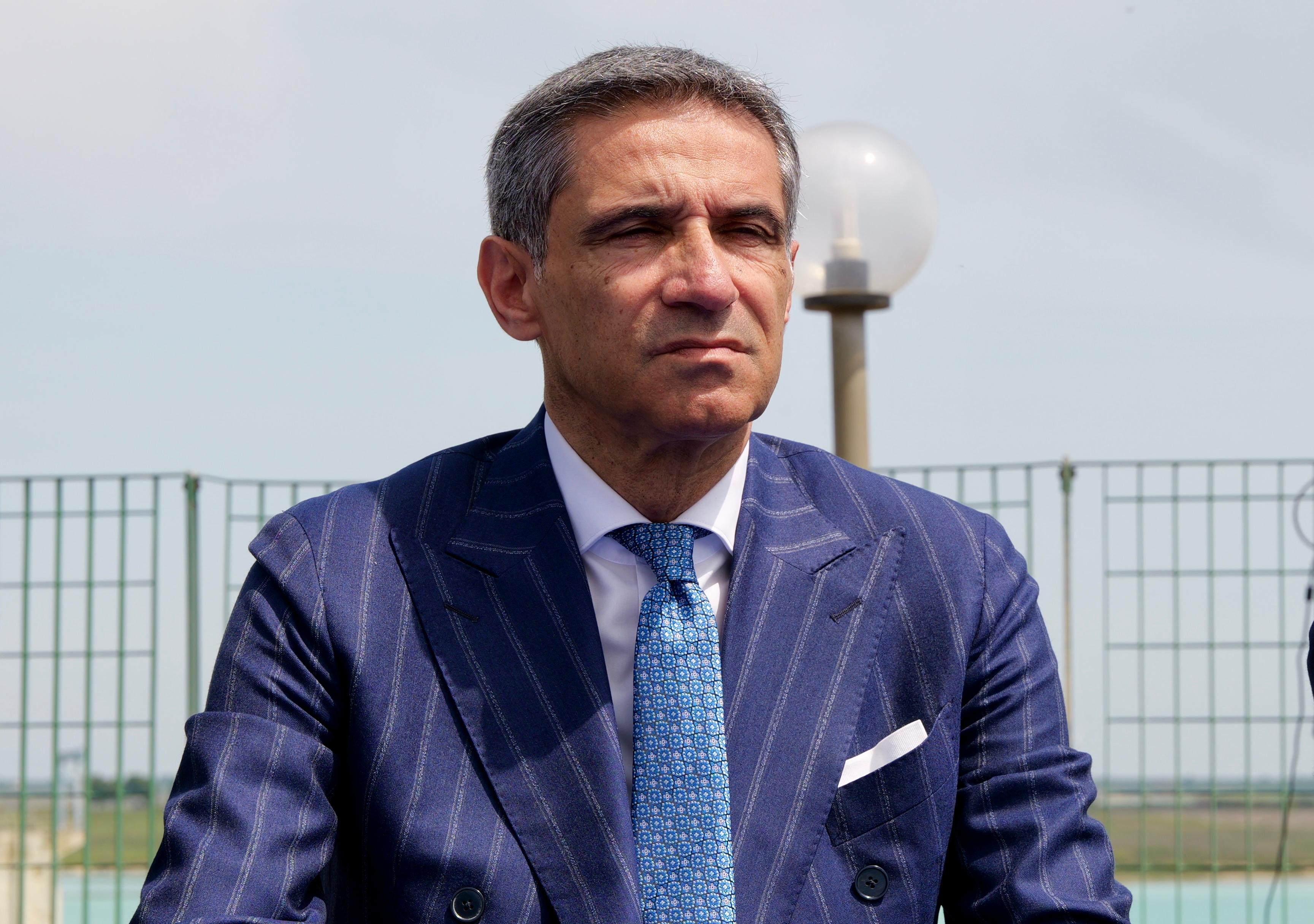 Galleria AL VIA LE OPERE PER L’ENTRATA IN FUNZIONE DELLA DIGA DEL PAPPADAI. EMILIANO: “AQP PRONTO ALLA GESTIONE IDRICA PER TUTTO IL SUD” PENTASSUGLIA: “GIORNATA IMPORTANTE PER LA PUGLIA” - Diapositiva 6 di 6