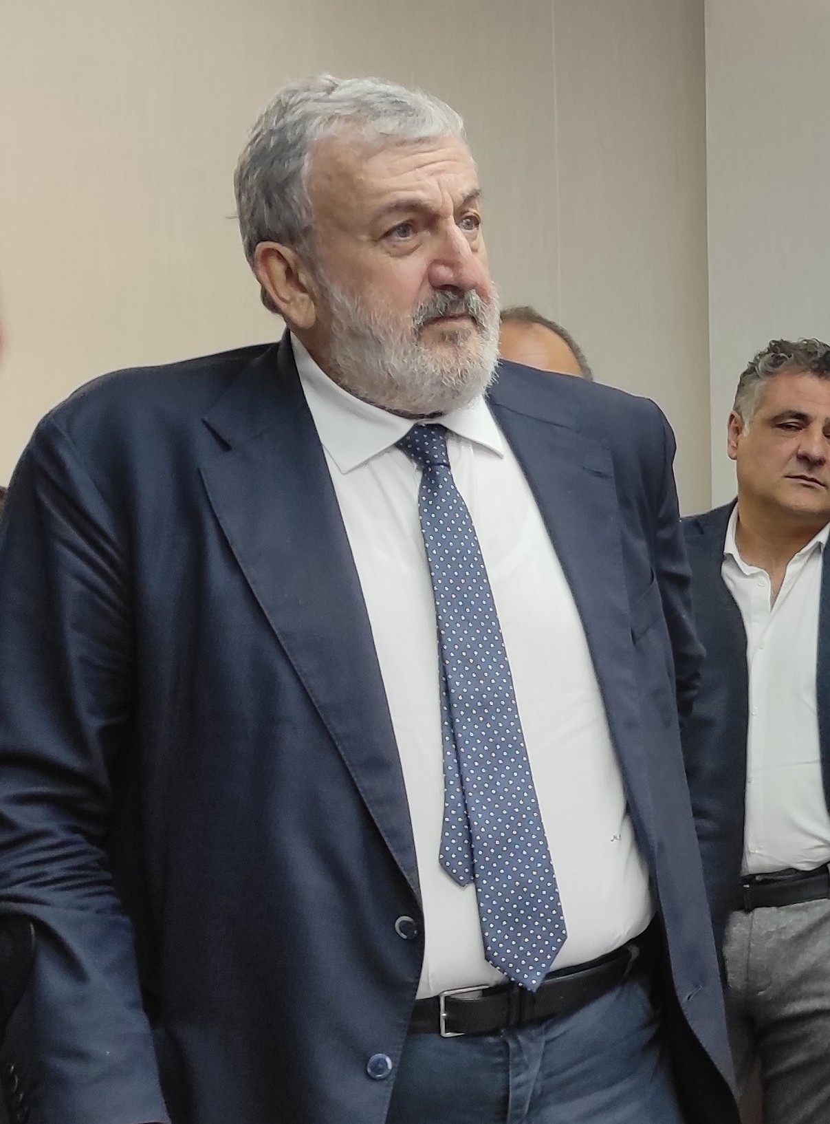 Galleria Policlinico Foggia, il presidente della Regione Michele Emiliano e l'assessore alla Sanità Raffaele Piemontese inaugurano il nuovo acceleratore lineare della Struttura di Radioterapia - Diapositiva 6 di 15