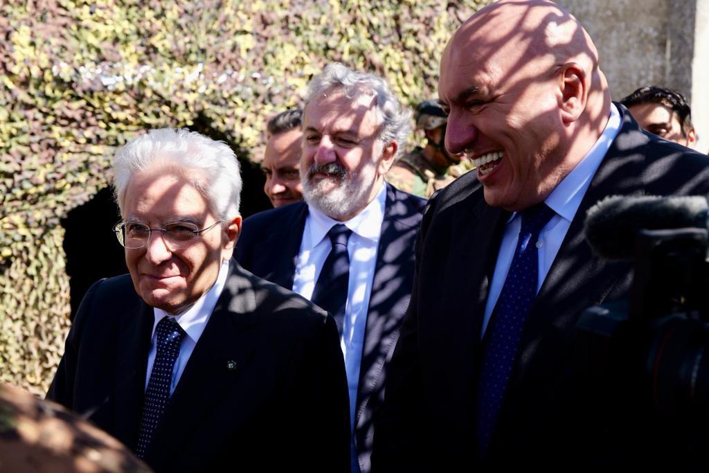 Galleria Michele Emiliano all’esercitazione militare “Leone Alato 23” a Cagnano Varano alla presenza del Presidente della Repubblica Mattarella e del ministro Crosetto - Diapositiva 17 di 22
