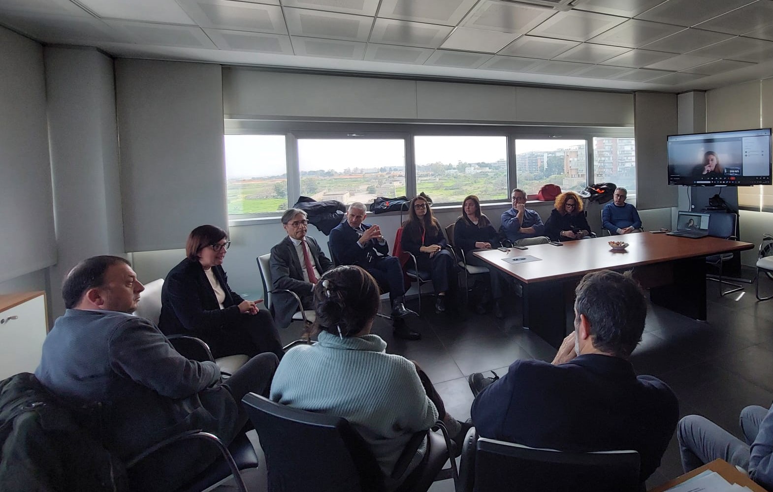 Galleria Trasporti, nuovo incontro dell’assessore&nbsp;Ciliento&nbsp;sui collegamenti Barletta-Spinazzola: “Lavoreremo con i sindaci e il Gruppo FS per riattivare la linea ferroviaria fino a Spinazzola e ottimizzare e velocizzare i collegamenti su gomma” - Diapositiva 1 di 3