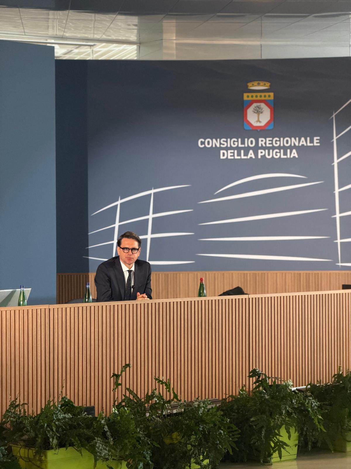 Galleria Ieri l’assessore allo Sport Casili alla prima giornata del tour di premiazione delle “Eccellenze sportive pugliesi” del 2025 - Diapositiva 2 di 6