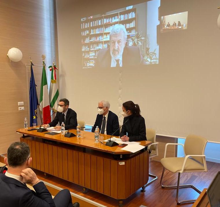 Galleria Dibattito pubblico sulla SS 16 ADRIATICA BARI-MOLA, Emiliano: 