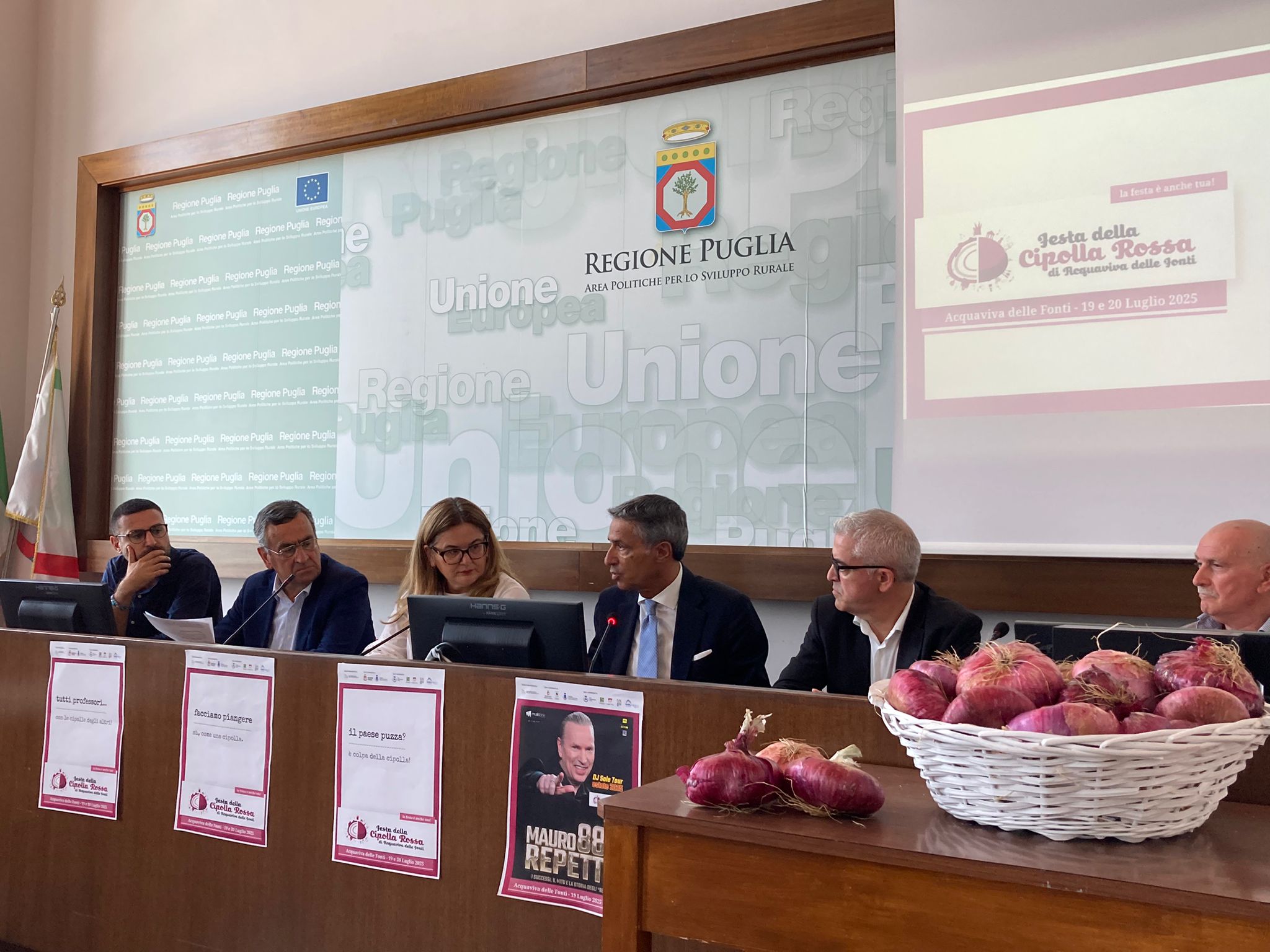 Galleria Festa della Cipolla Rossa di Acquaviva delle Fonti: presentata l’edizione 2025 - Diapositiva 2 di 3