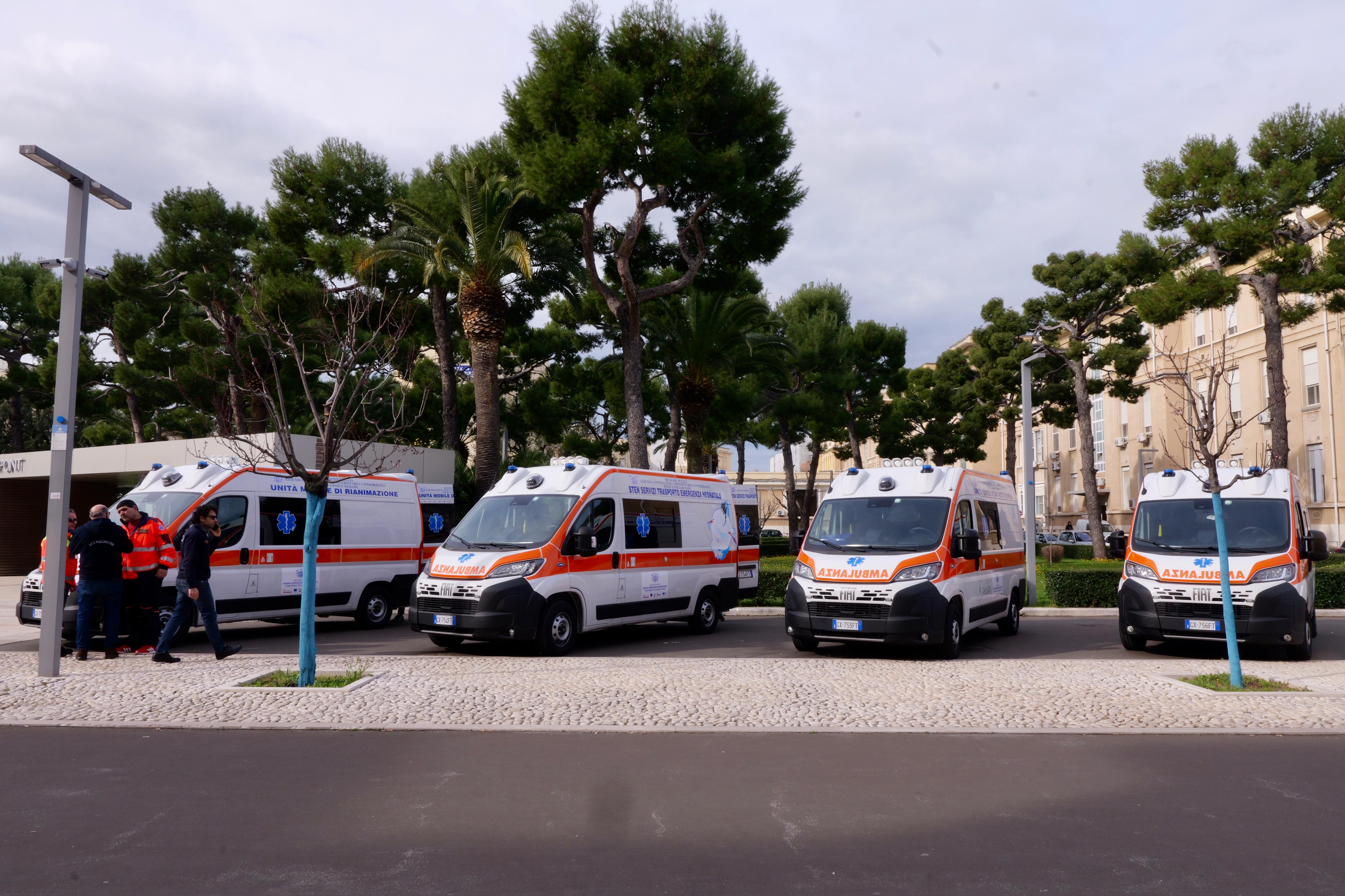 Galleria IL POLICLINICO DI BARI RINNOVA IL PARCO AMBULANZE CON MEZZI DOTATI DI RIANIMAZIONE E PER LE EMERGENZE BARIATRICHE E NEONATALI - Diapositiva 10 di 13