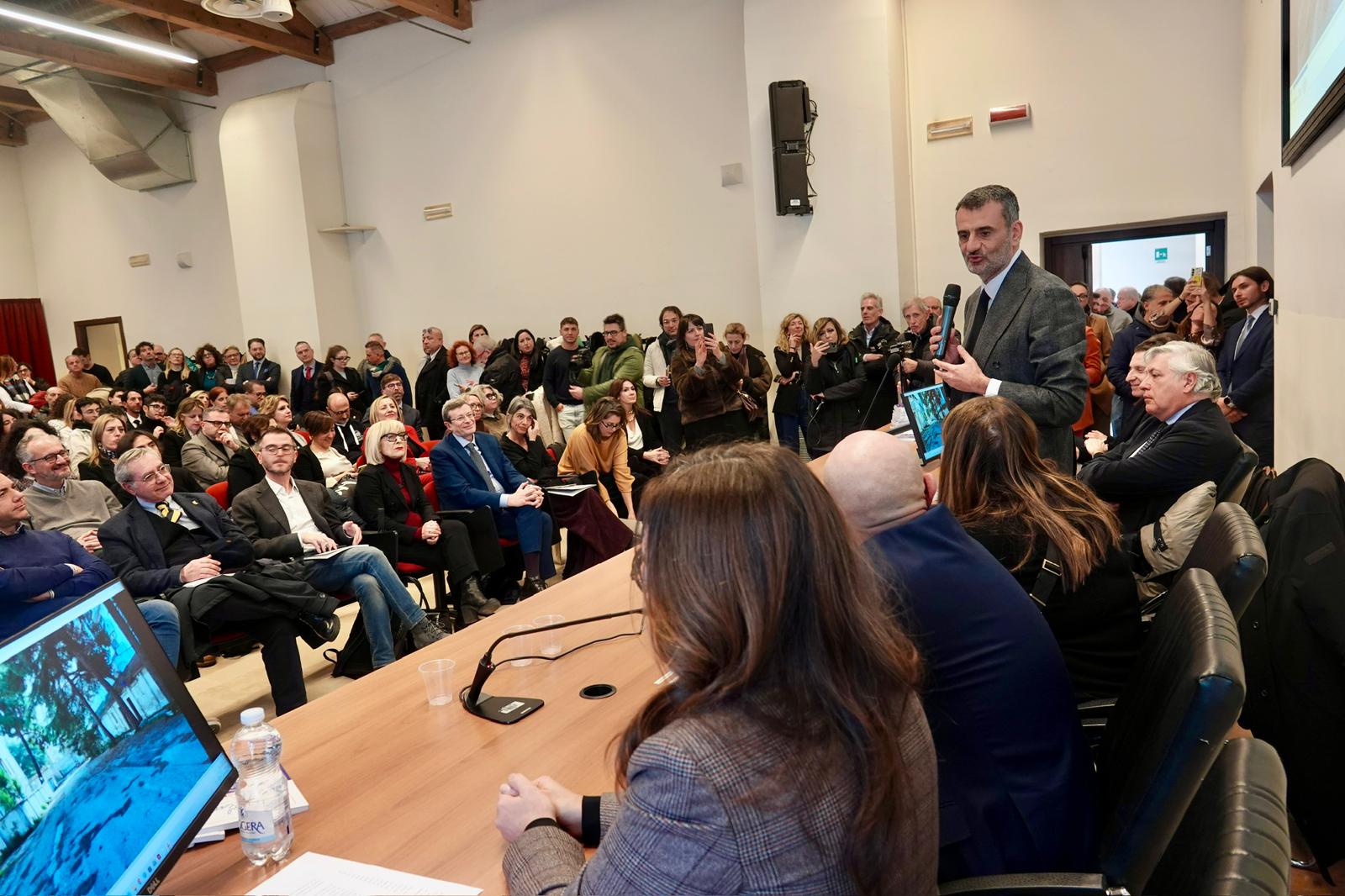 Galleria FOGGIA, L'EX DISTRETTO MILITARE RINASCE: 120 POSTI LETTO PER STUDENTI E IL MUSEO UMBERTO GIORDANO. FIRMATO IL COMODATO, LANCIATO IL CONCORSO DI PROGETTAZIONE - Diapositiva 5 di 5