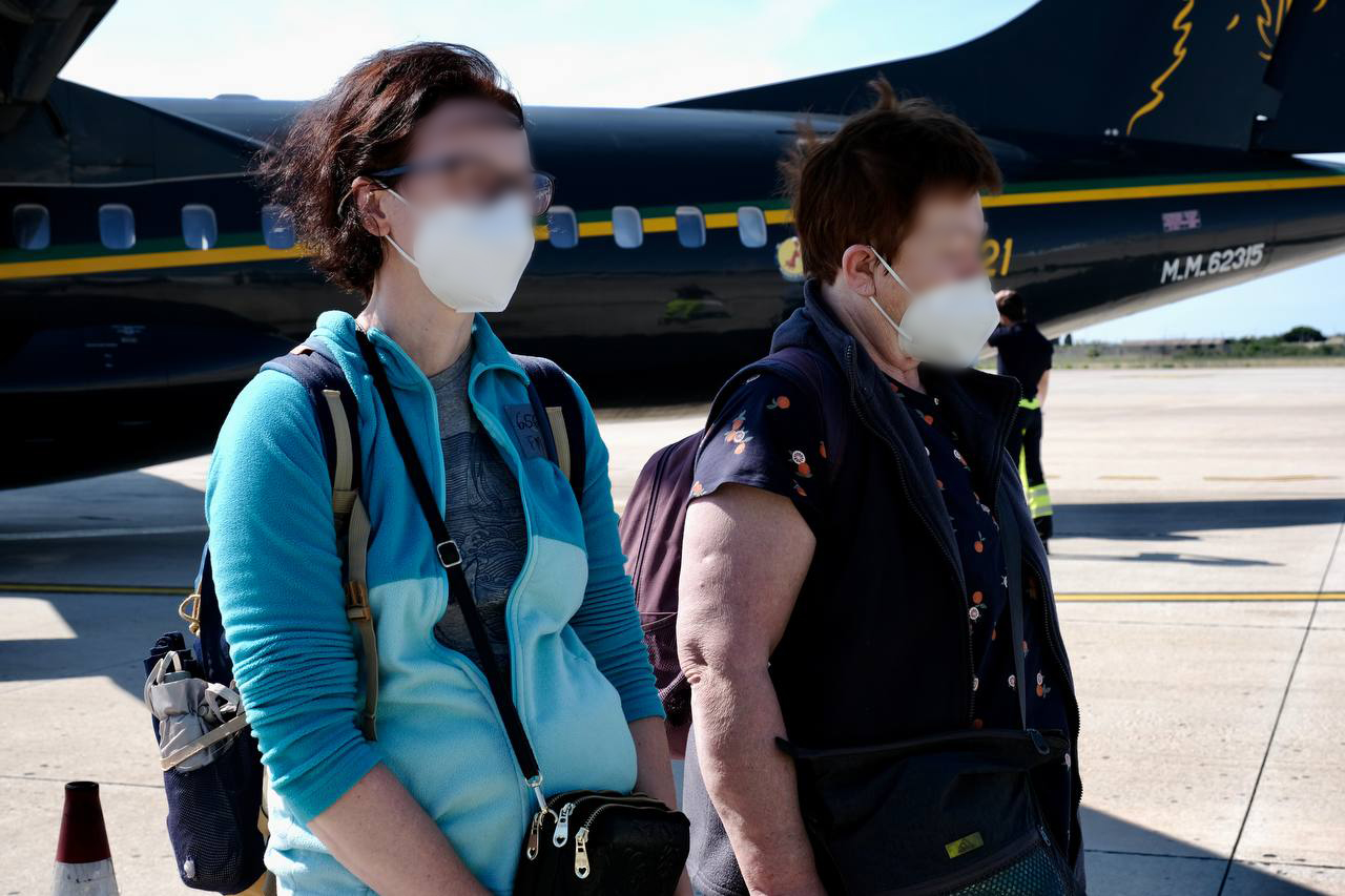 Galleria Accolti all’aeroporto di Bari e presi in cura dal servizio sanitario pugliese donna ucraina accompagnata e due militari feriti - Diapositiva 7 di 13