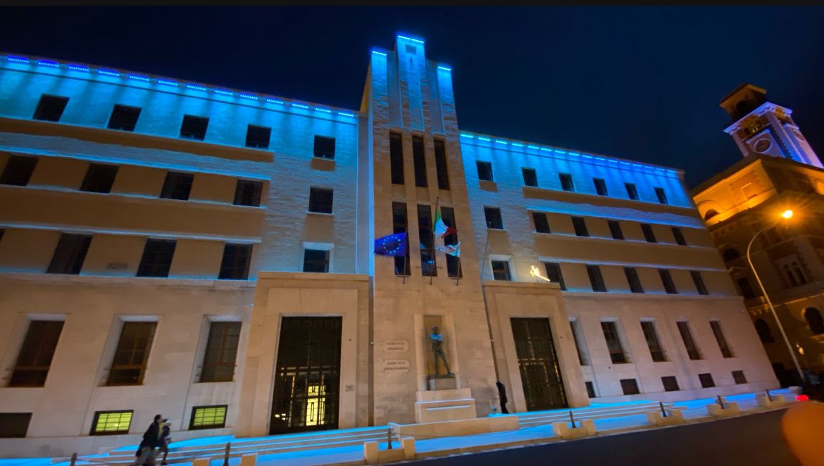 Galleria 2 aprile, Giornata della consapevolezza sull'autismo: il Palazzo della Presidenza si illumina di blu - Diapositiva 5 di 5