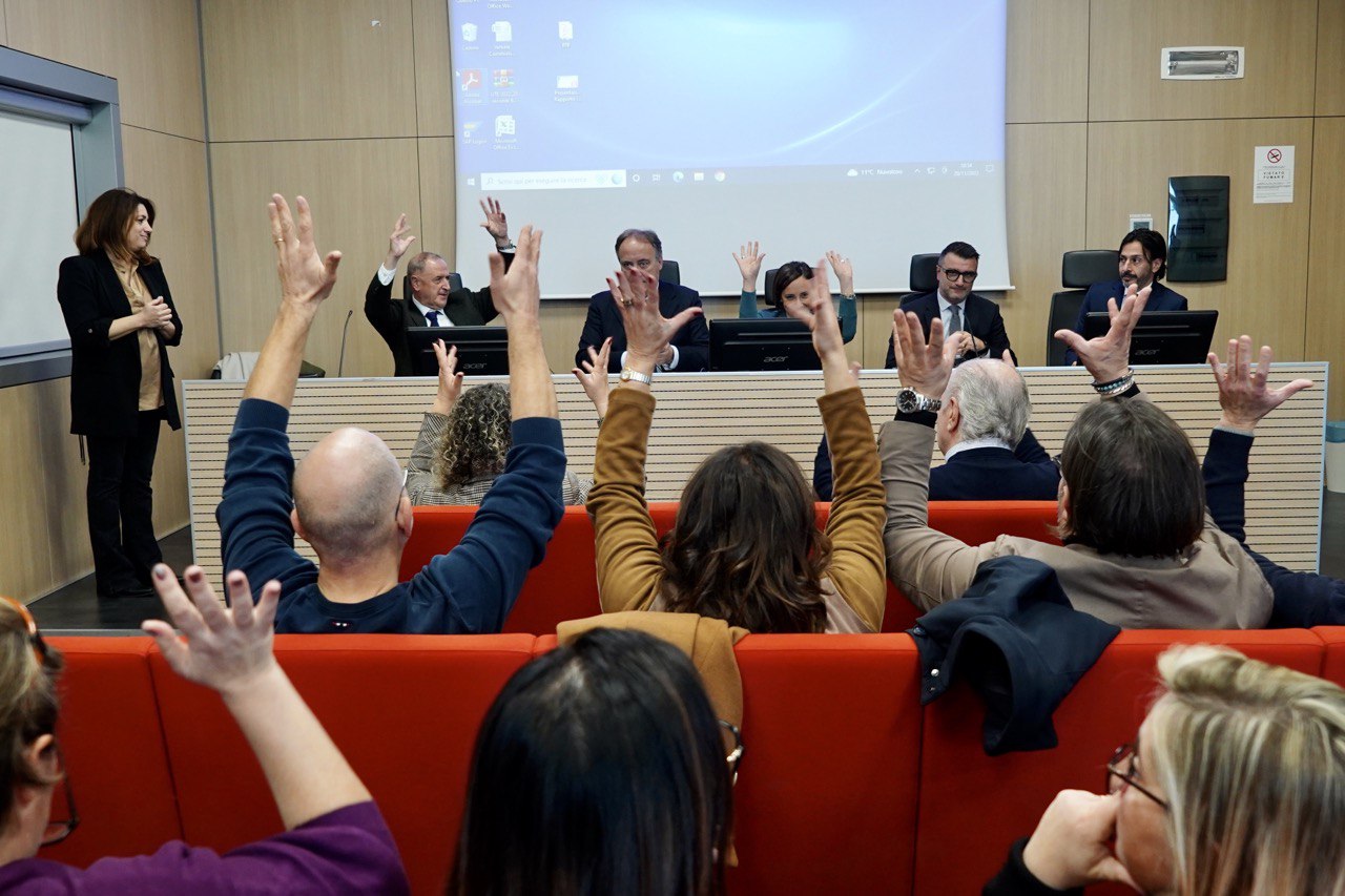 Galleria Welfare, Istruzione e Ufficio scolastico regionale Puglia insieme per le politiche di inclusione sociale e integrazione scolastica delle persone sorde - Diapositiva 8 di 10
