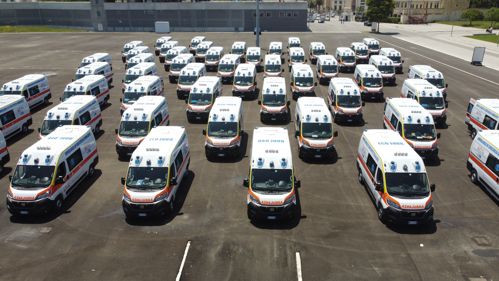 Galleria Il 118 ASL Bari cambia volto: ecco 55 nuove ambulanze  e 462 operatori assunti a tempo indeterminato in Sanitaservice - Diapositiva 13 di 21