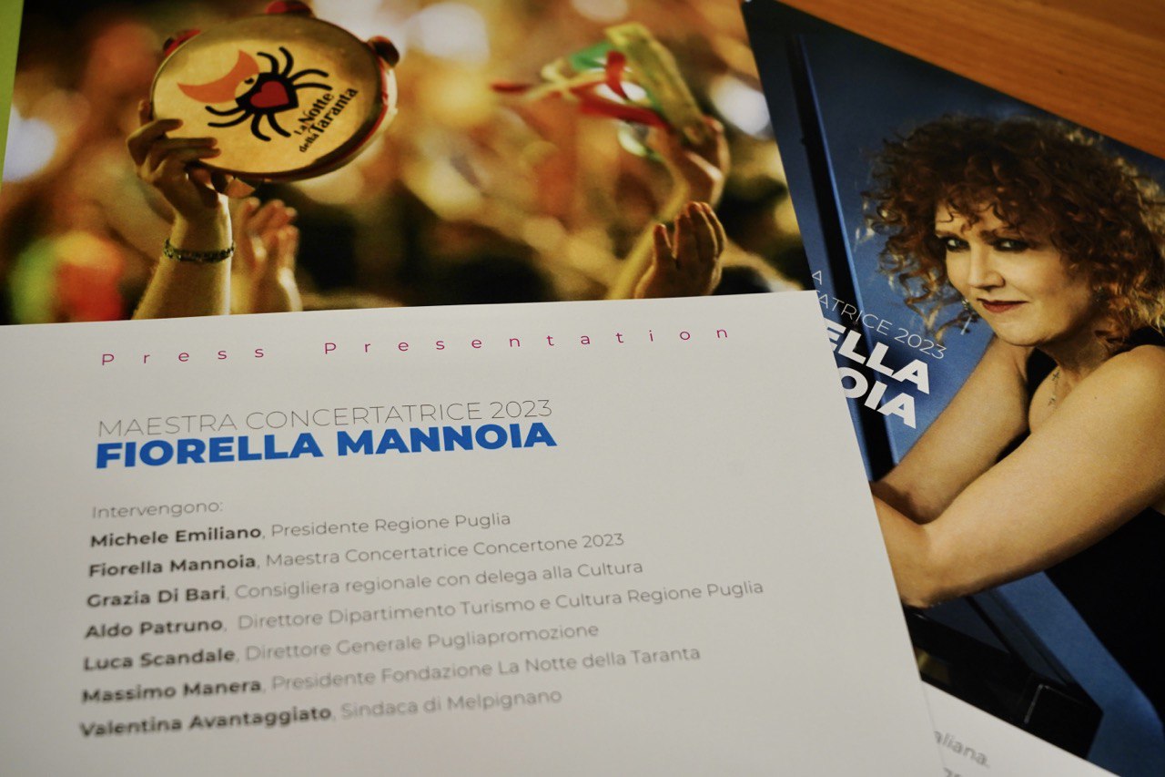 Galleria La Notte della Taranta 2023, maestra concertatrice Fiorella Mannoia - Diapositiva 1 di 11