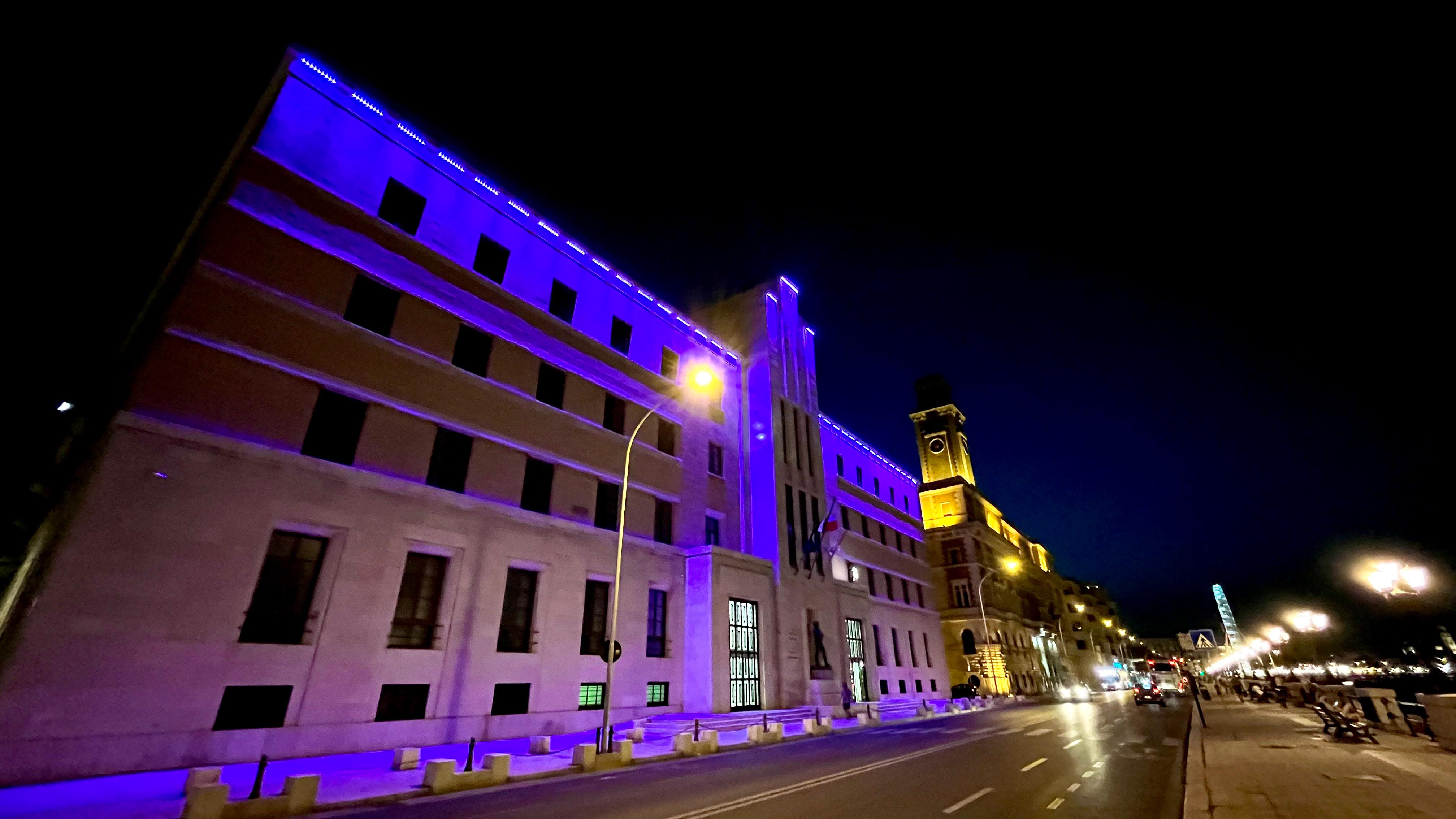 Galleria Giornata mondiale dell’Alzheimer: il Palazzo della Regione si colora di viola - Diapositiva 5 di 7