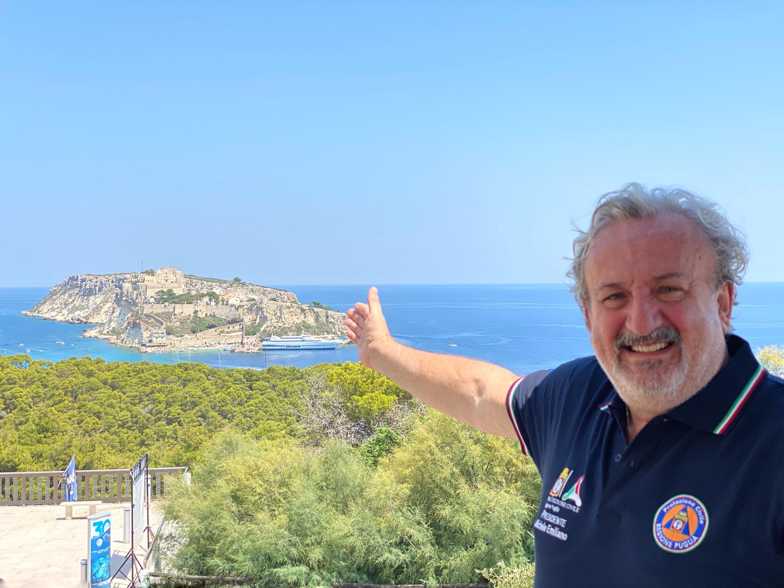 Galleria Bandiera Blu 2020 alle Isole Tremiti  Emiliano: “in Puglia grande risultato, siamo orgogliosi” - Diapositiva 7 di 8