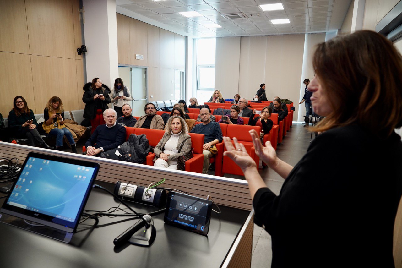 Galleria Welfare, Istruzione e Ufficio scolastico regionale Puglia insieme per le politiche di inclusione sociale e integrazione scolastica delle persone sorde - Diapositiva 9 di 10
