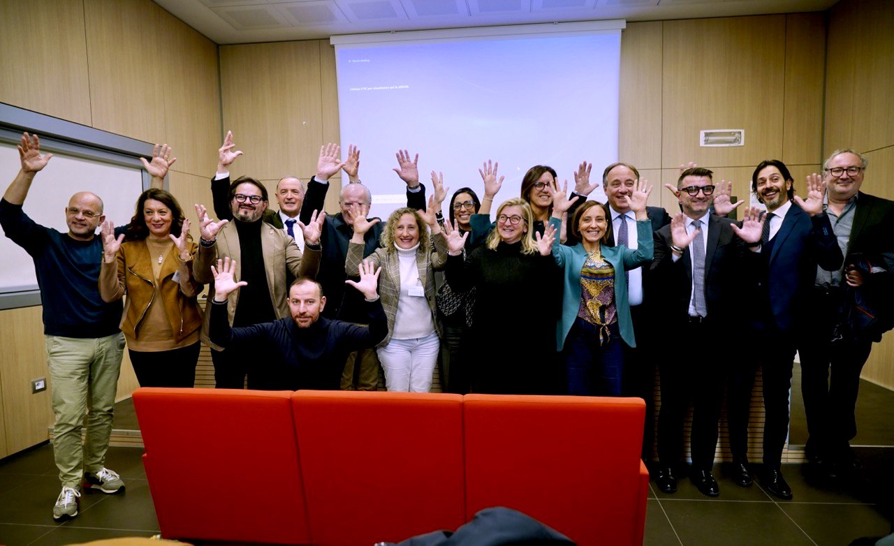 Galleria Welfare, Istruzione e Ufficio scolastico regionale Puglia insieme per le politiche di inclusione sociale e integrazione scolastica delle persone sorde - Diapositiva 10 di 10